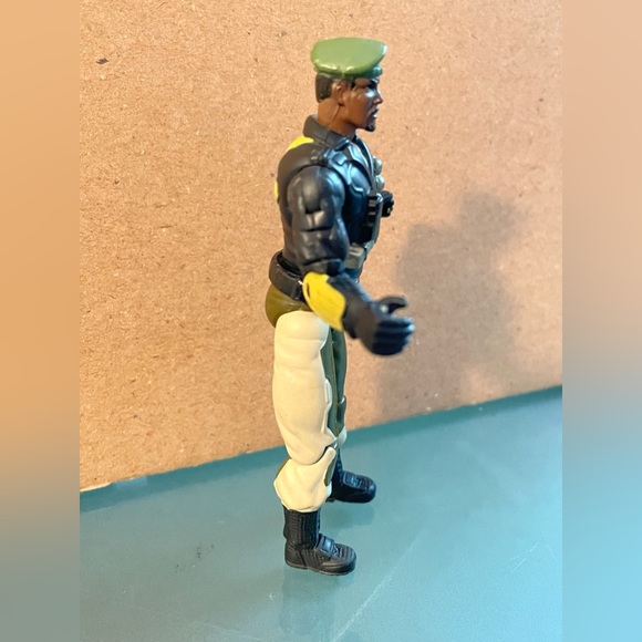 2004 GI Joe Valor vs Venom Sgt. Stalker - Picture 3 of 4